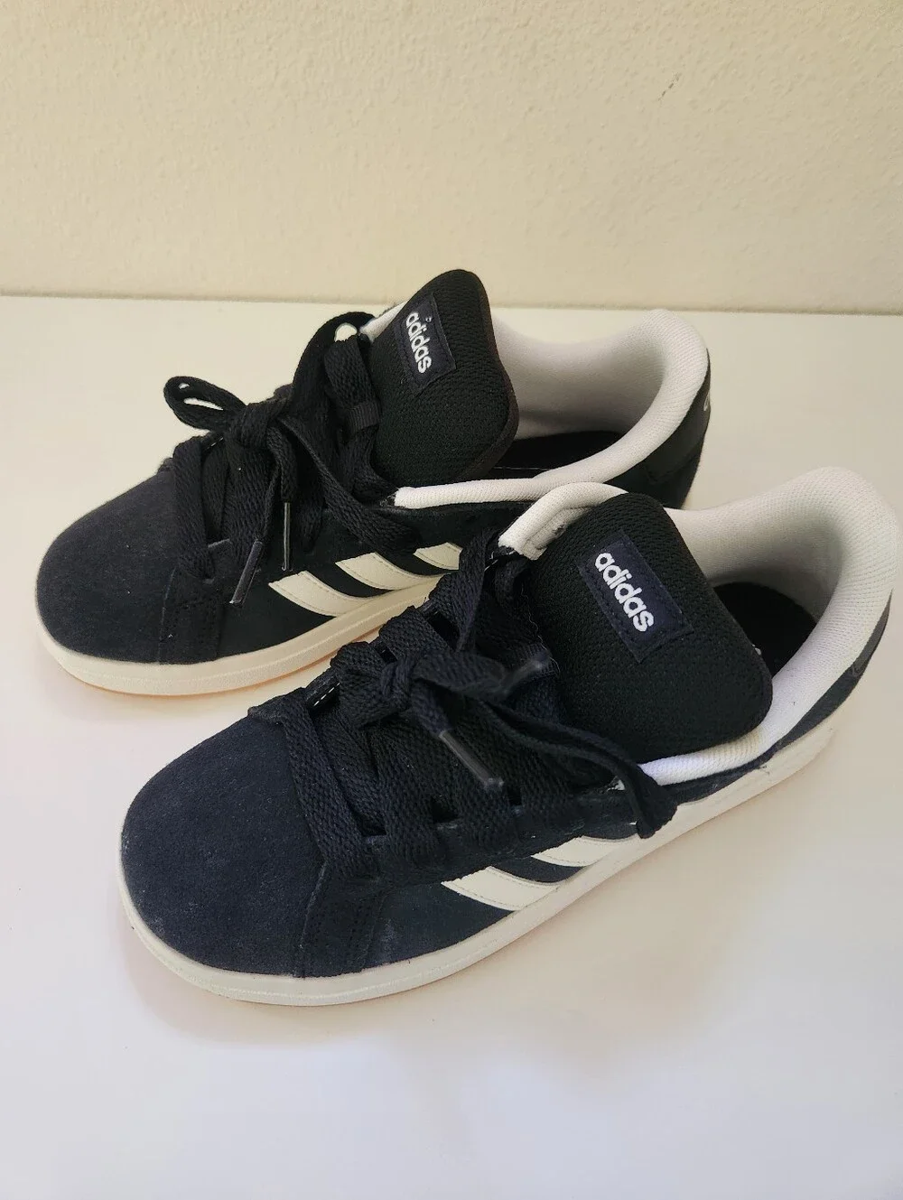 Adidas Grand Court 00s Black White Sneakers Kids Size 2 New